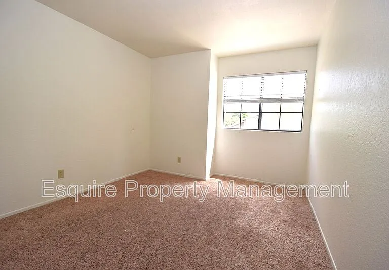 5148 Via Calderon — Photo 8