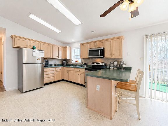 5th image of 36 Arthur Avenue