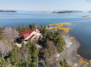 181 Pine Dr, Lunenburg, NS B0J2C0