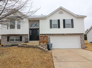 238 Sarah Dr, O'Fallon, MO 63366