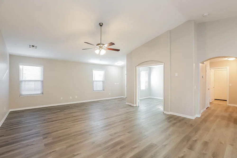 4 bed, 2.0 bath, 1666 sqft, $2,235 — Photo 3