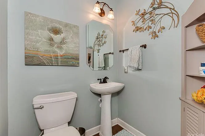 10828 Carmody Ct — Photo 15