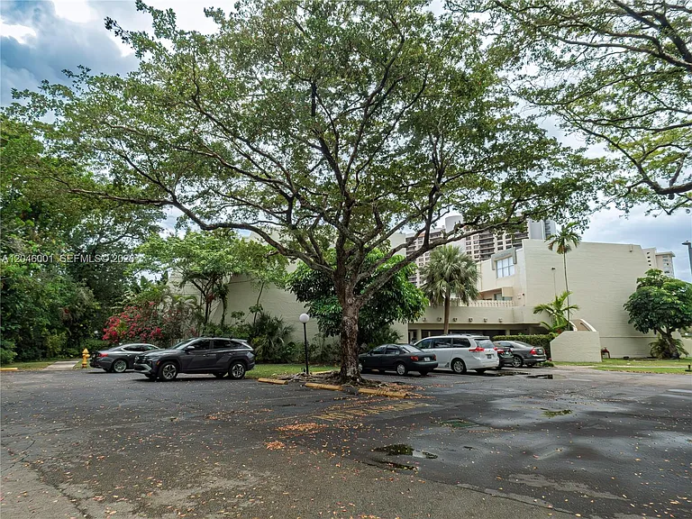 1655 NE 115th St #28B — Photo 23