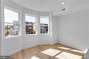 4th image of 1221 W Lehigh Ave #2