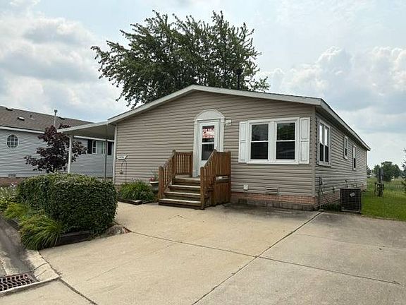 2nd image of 33120 Waterfall Ct