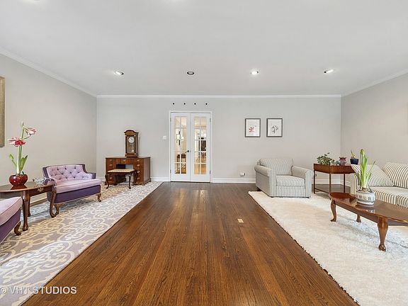 4th image of 432 W Oakdale Ave APT 2