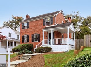 5108 27th St N, Arlington, VA 22207