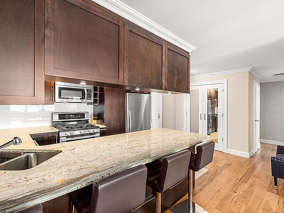 4th image of 340 E 80th St APT 9E