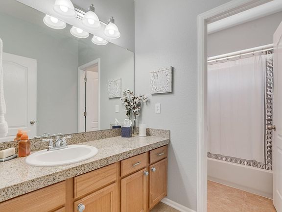 5th image of 611 Mathews Way