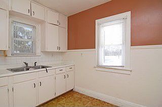 3rd image of 1001 Massena Ave