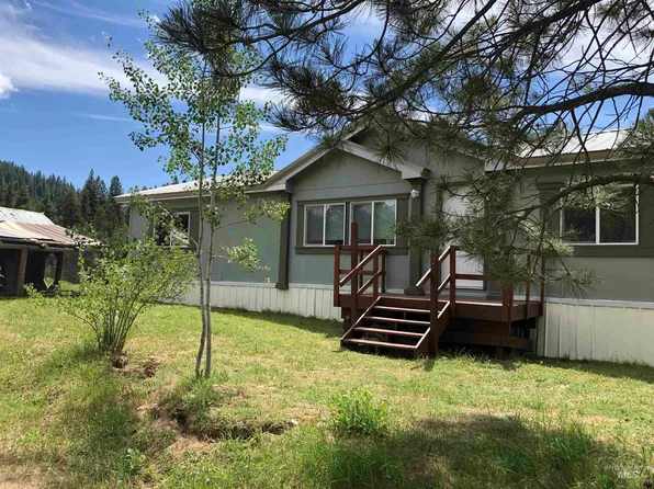 9592 Packer John Rd, Cascade, ID 83611