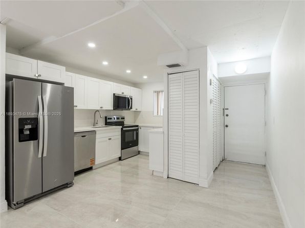 3195 Foxcroft Rd #F211