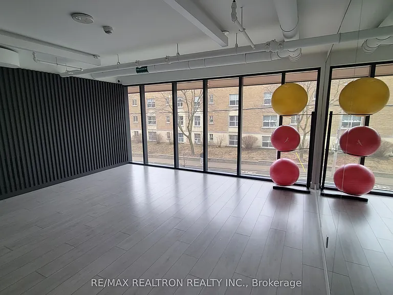 203 College St #2807 — Photo 17