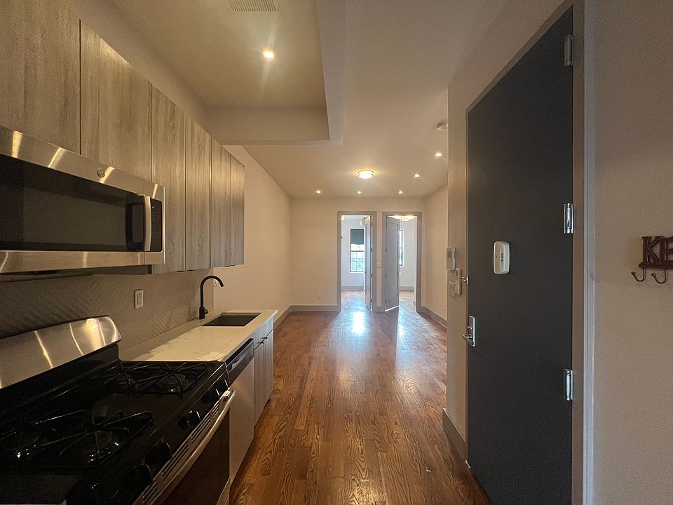 1st image of 272 Chauncey St #3R