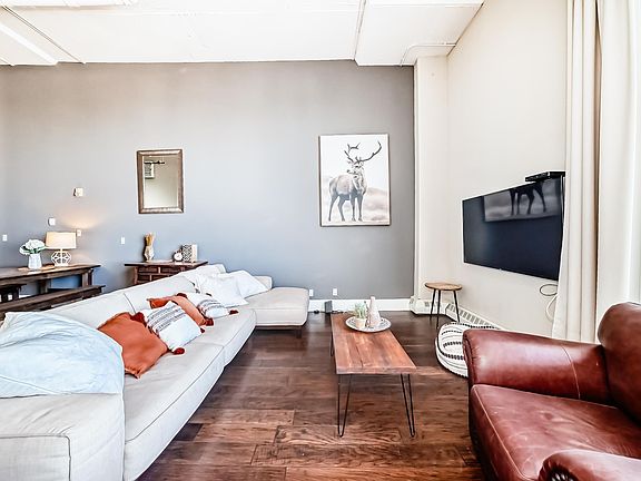 4th image of 10179 105th St NW #1003