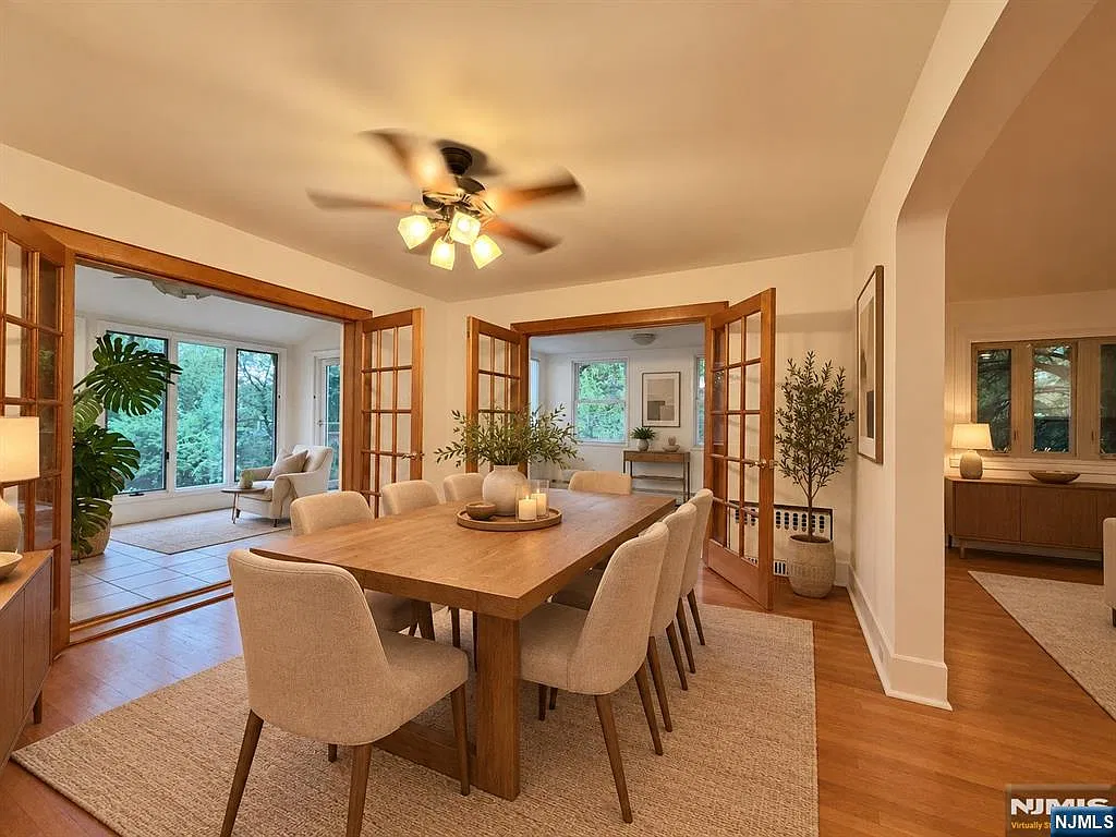 3 bed, 3.5 bath, $5,950 — Photo 2
