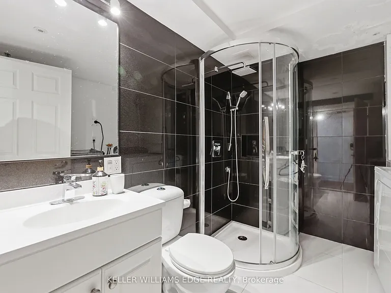 1270 Gainsborough Dr #5 — Photo 24