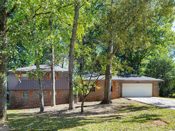 635 Mincey Woods Ct, Stone Mountain, GA 30087
