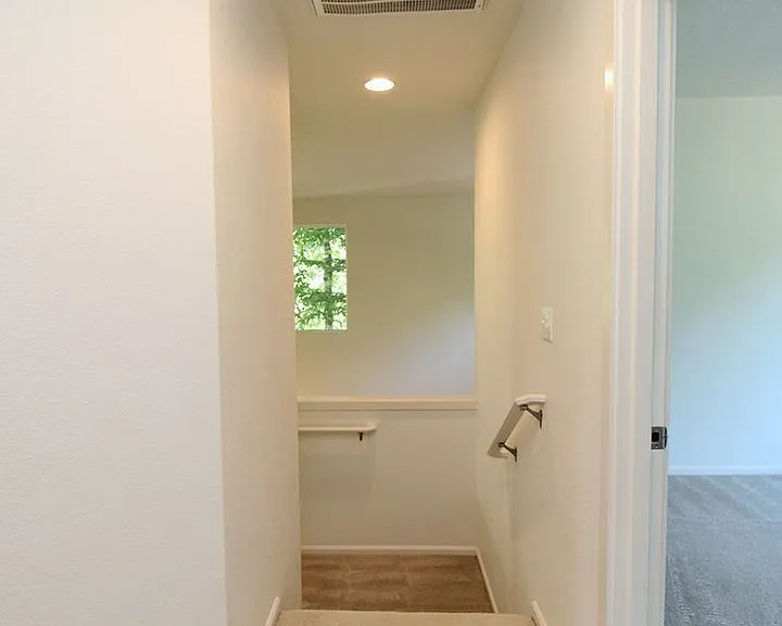 9946 NW Taylor St — Photo 13