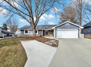 7900 West Drexel AVENUE, Franklin, WI 53132