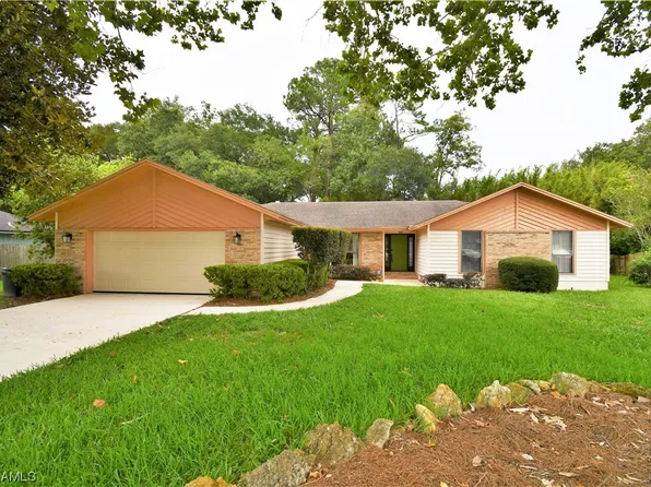 2215 Saye Dr E, Jacksonville, FL 32225
