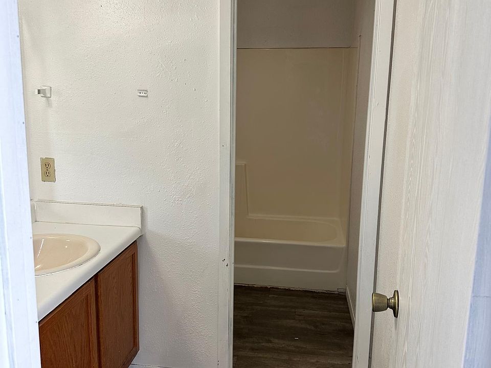 1st image of 320 S Center St #114
