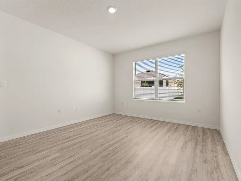 1078 Clay Blvd — Photo 34