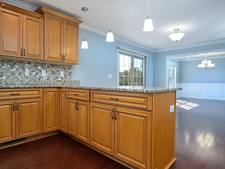 430 Knox Ave — Photo 17