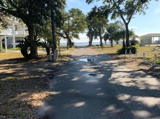 106 Vista Dr, Pass Christian, MS 39571