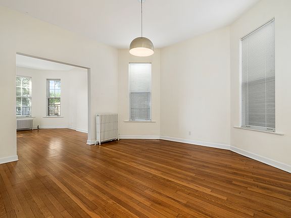 5th image of 302 Wisconsin Ave #2