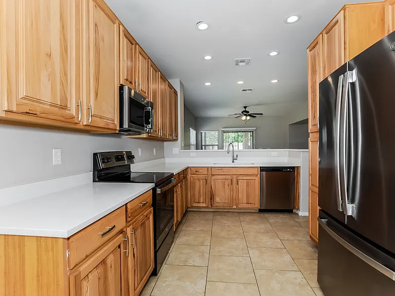18 W Saddle Way — Photo 8