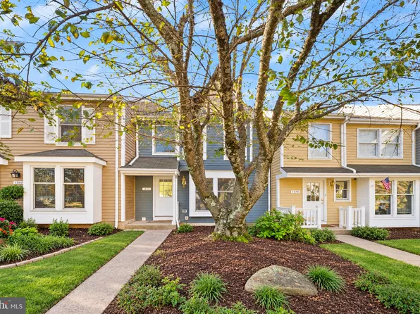 1568 Poplar Grove Dr, Reston, VA 20194