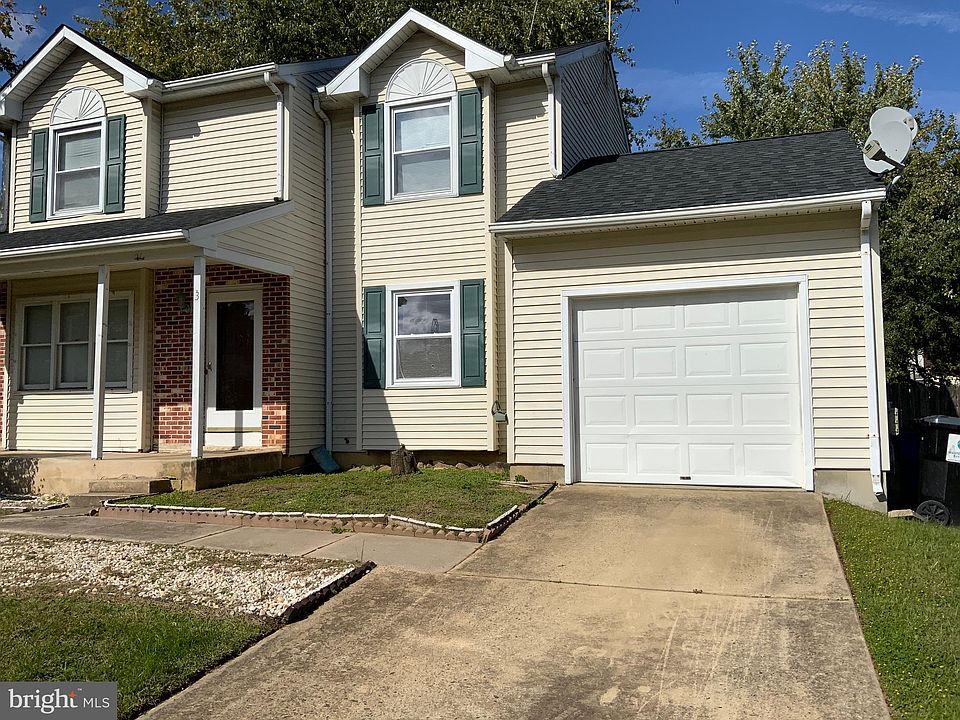1st image of 3 Oakwood Ct