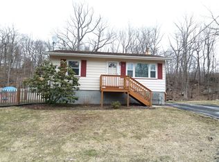 29 Oklahoma Trl, Hopatcong, NJ 07843