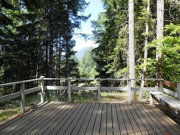 3rd image of 111 Cascade Dr