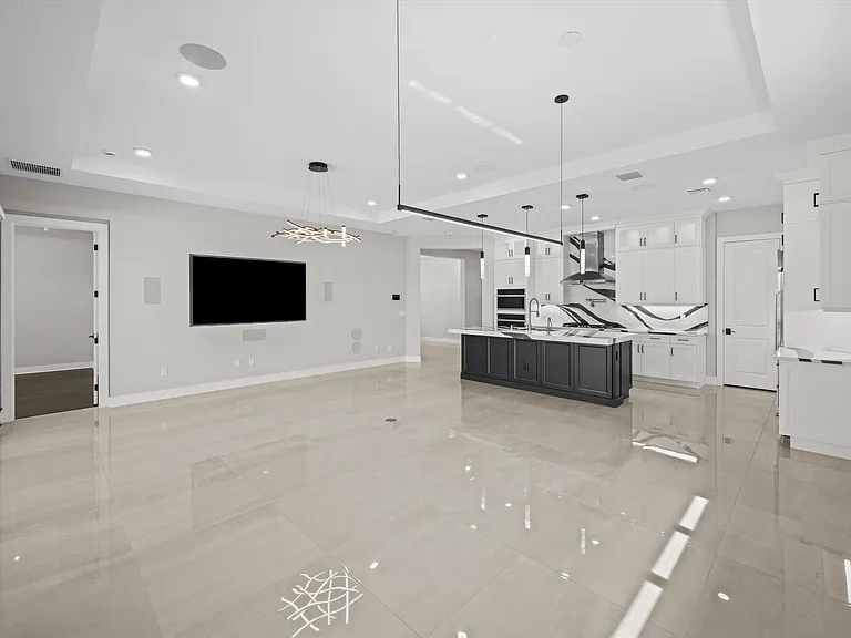 15664 Merritt Dr — Photo 17