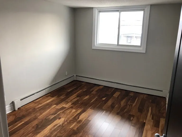 251 Bolton St — Photo 9