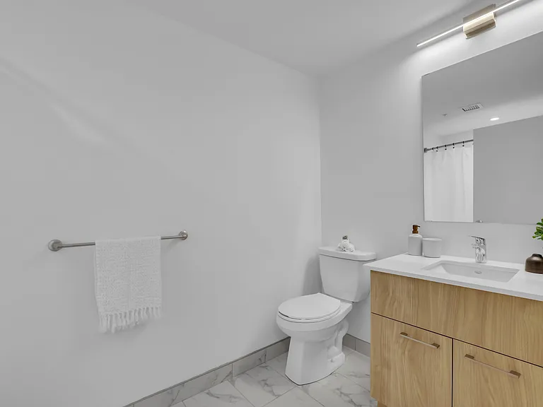 36 Robinson Ave — Photo 24