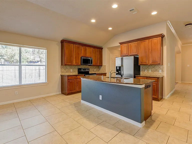 11 Ebony Oaks Pl — Photo 7