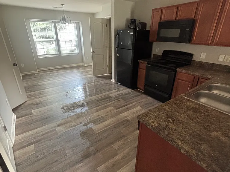 Kitchen/Dinning area