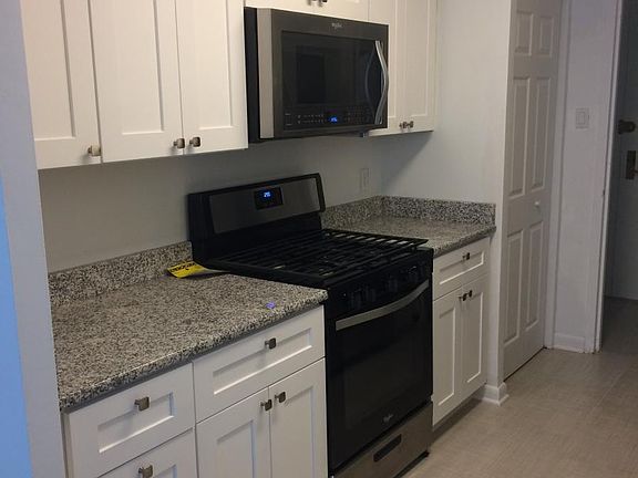 NEW KITCHEN WITH GRANITE