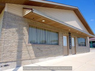 812 Commercial St, Palmer, NE 68864