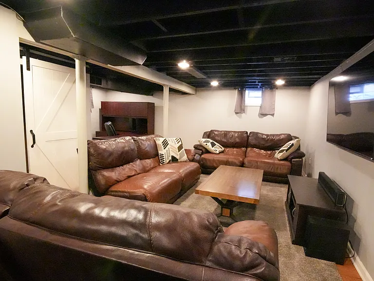 72 Sherwood Ave — Photo 30