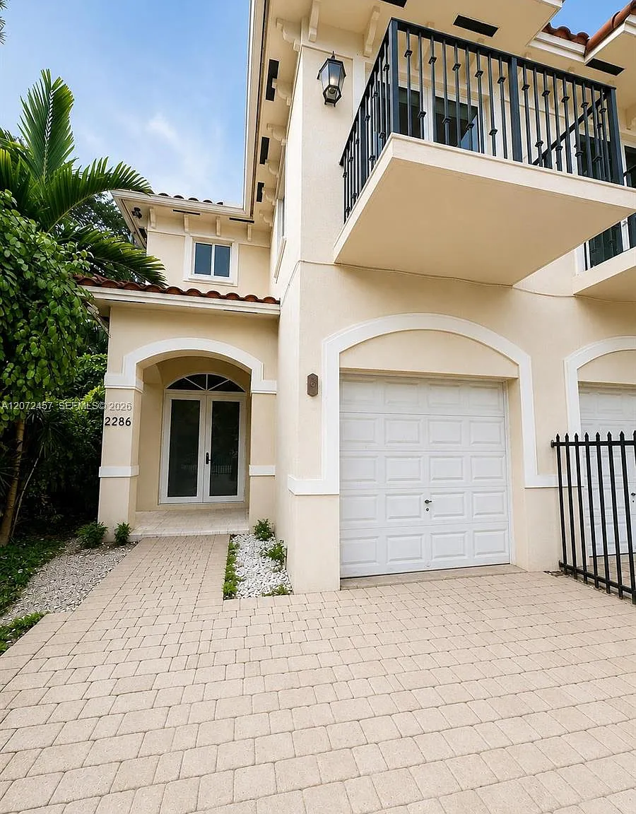 Brickells Flagler — Photo 2