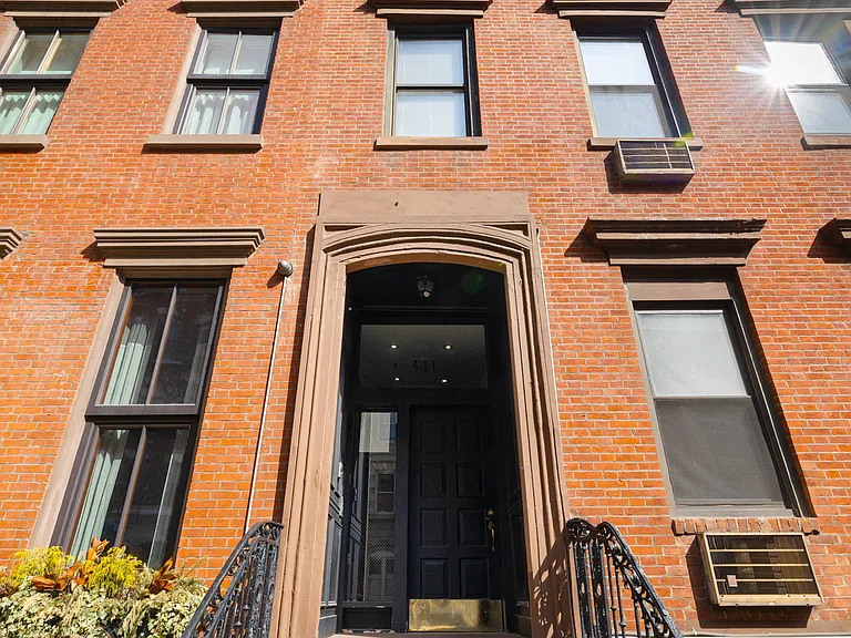 341 W 19th St #B — Photo 7
