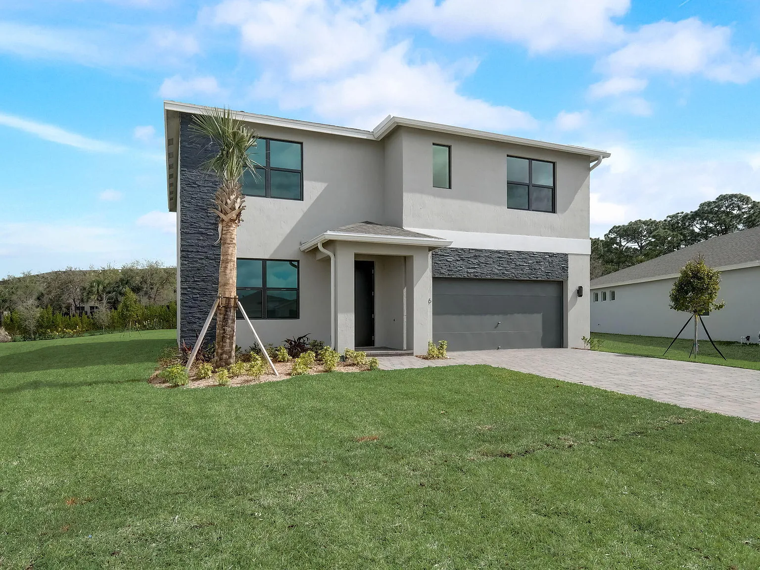 5 bed, 3.0 bath, 2593 sqft, $4,250 — Photo 4