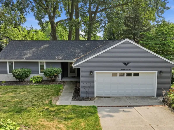 1338 N Park Ln, Wauseon, OH 43567