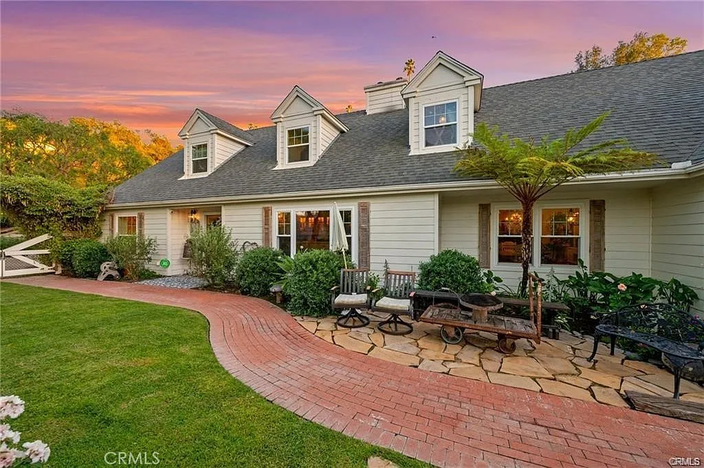 4 bed, 4.5 bath, 3501 sqft, $8,500 — Photo 4