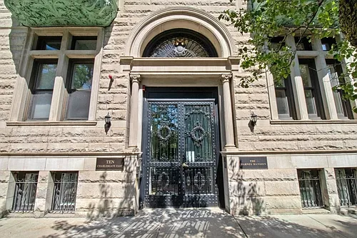 10 Charlesgate E Photo 1
