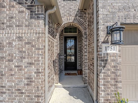 2nd image of 1751 Doubleday Lane